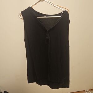 Women's Black Sleeveless Top